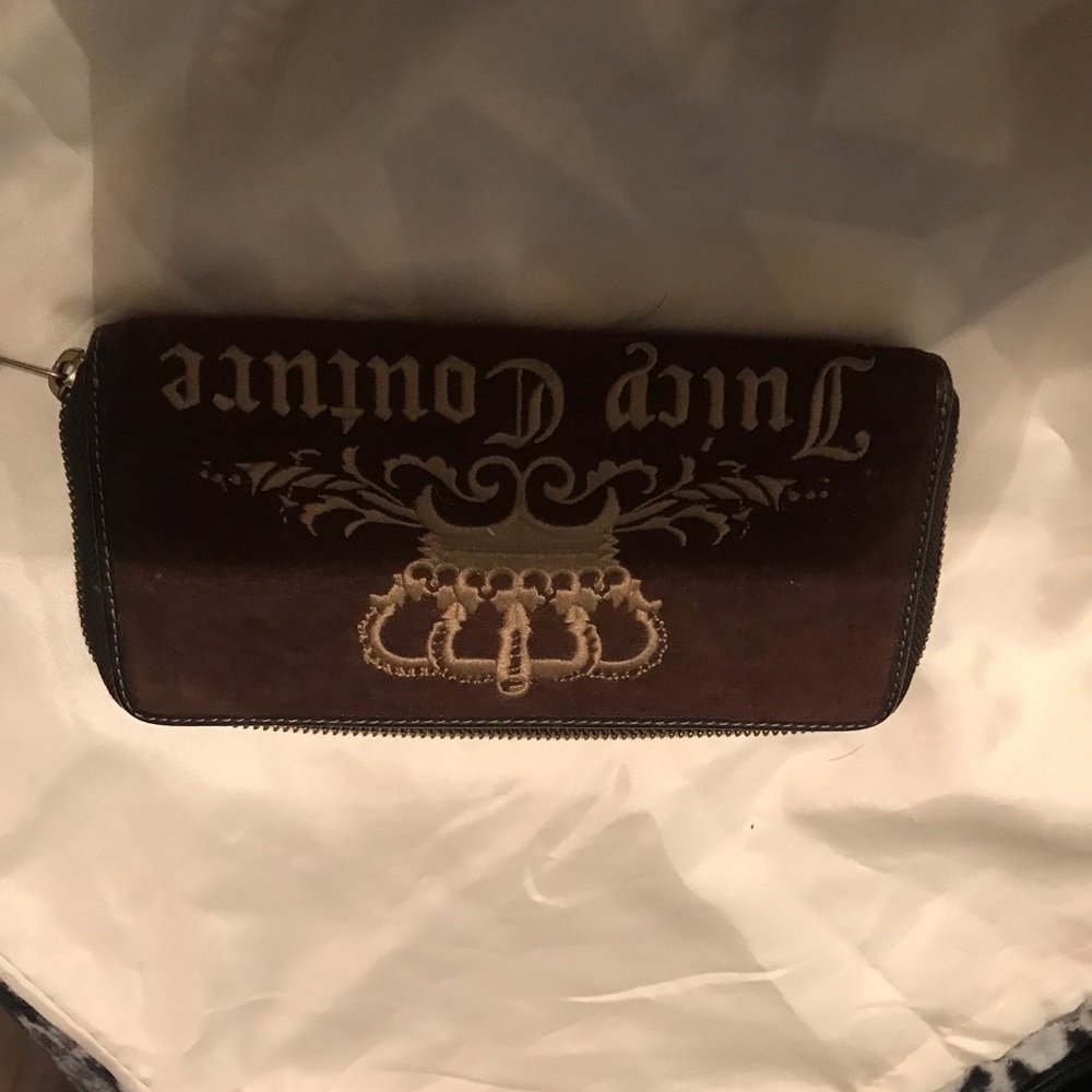 Zip around wallet
